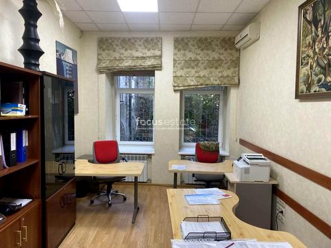 комерційна за адресою Микільсько-Ботанічна вул., 3