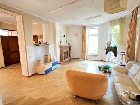 комерційна за адресою Іллі Мечникова вул., 75