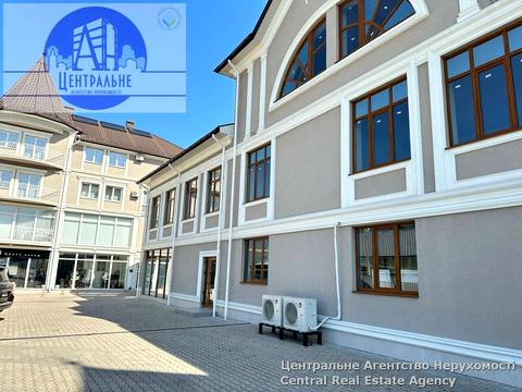 комерційна за адресою Хотинська вул., 39в