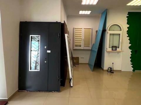 комерційна за адресою Глинська вул., 2