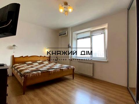 квартира за адресою Лариси Руденко вул., 21