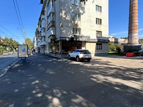 комерційна за адресою Київська, 84