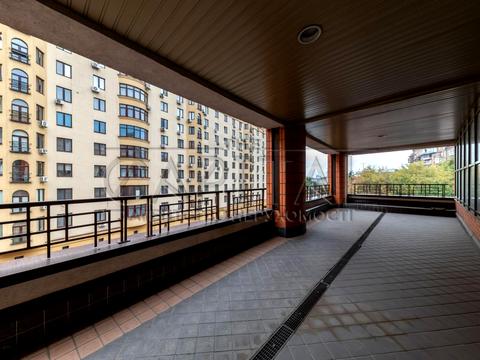 комерційна за адресою Дмитрівська вул., 94