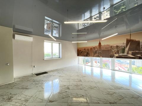 комерційна за адресою Руська вул., 19