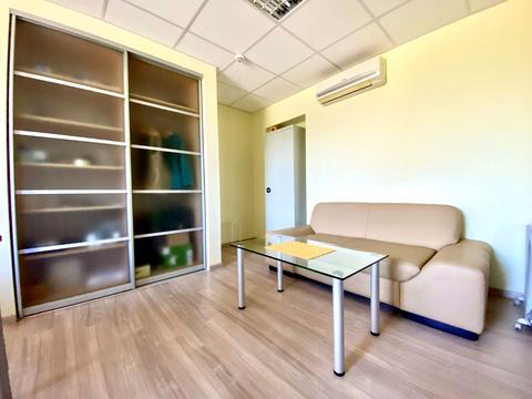 комерційна за адресою Незалежної України вул. (40 років Радянської України), 3