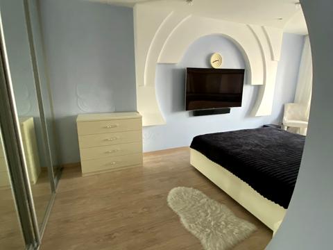 квартира по адресу Героев Полка "Азов ул. (Малиновского маршала), 8