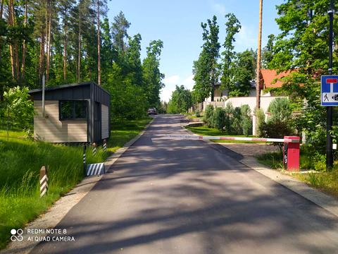 участок по адресу Лісова