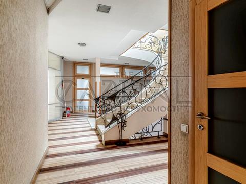 комерційна за адресою Саксаганського вул., 67