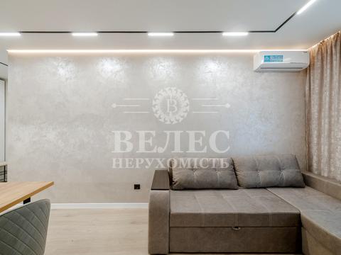 квартира по адресу Олександра Олеся ул., 5