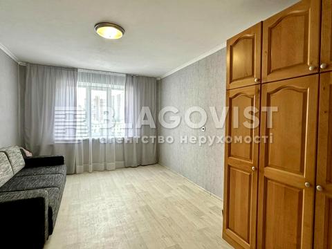 квартира по адресу Ларисы Руденко ул., 6