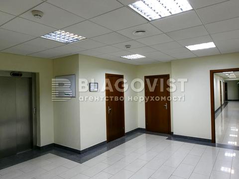 комерційна за адресою Спортивна пл., 3