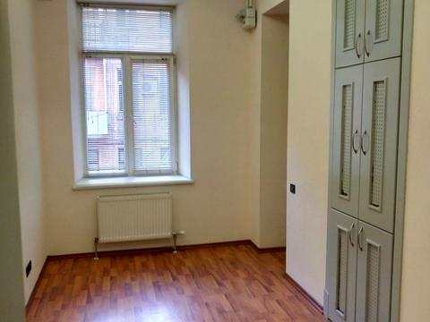 комерційна за адресою Ніни Строкатої вул. (Буніна), 17