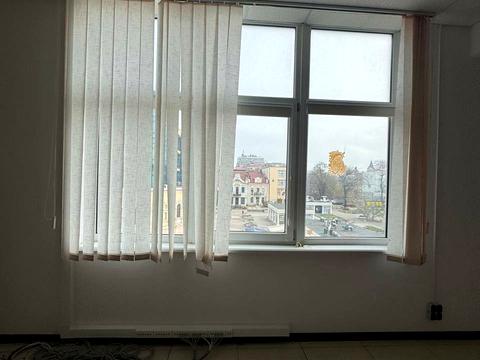 комерційна за адресою Віце-адмірала жукова, 17/19