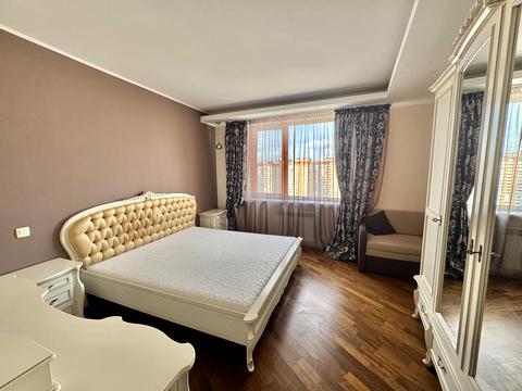 квартира за адресою Дніпровська набережна вул., 19-В
