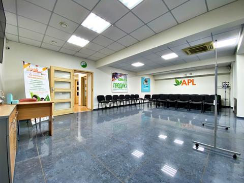 комерційна за адресою Незалежної України вул. (40 років Радянської України), 92