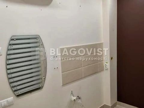 комерційна за адресою Миколи Міхновського бульв. (Дружби Народів), 32