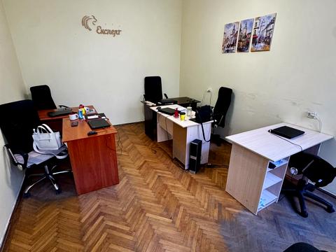 комерційна за адресою Листопадового Чину вул. (), 3