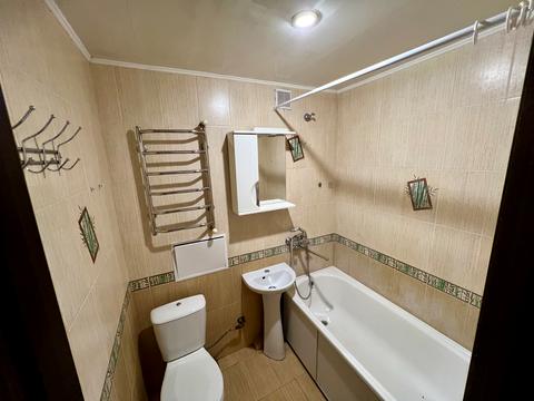 квартира за адресою Кам'янецька вул., 102