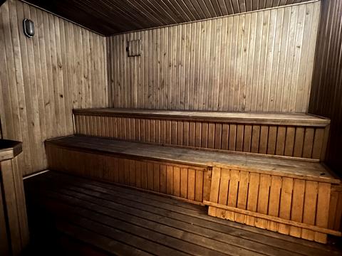 комерційна за адресою Ченігівська, 1