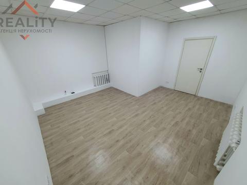 комерційна за адресою Дмитра Яворницького просп. (Карла Маркса), 51