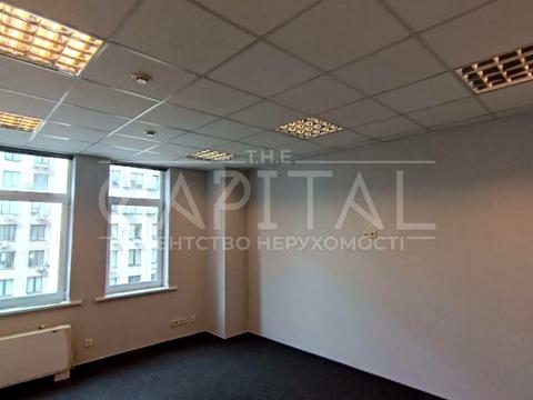 комерційна за адресою Антоновича вул. (Горького), 33В