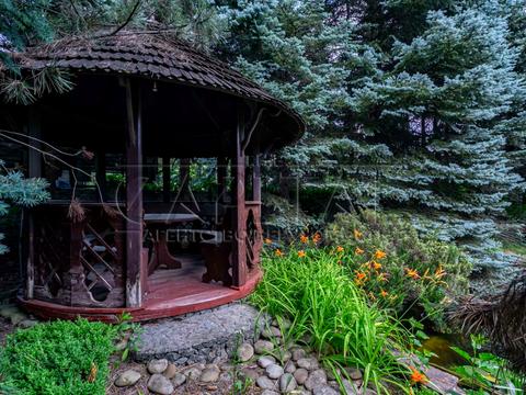 дом по адресу Столичне Шосе