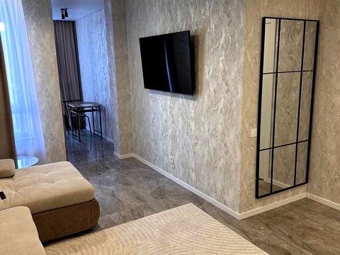 квартира за адресою Космічна вул., 5