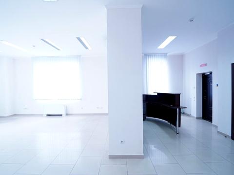 комерційна за адресою Антоновича вул. (Горького), 33в