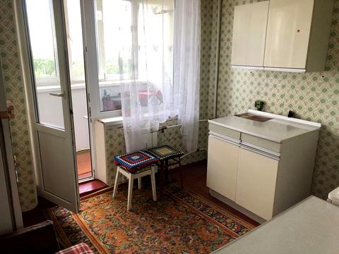 квартира за адресою Романа Шухевича просп. (Генерала Ватутіна), 2