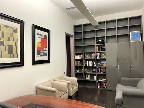 комерційна за адресою Петра Болбочана вул. (Командарма Каменєва), 4