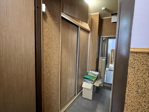 комерційна за адресою Миколи Міхновського бульв. (Дружби Народів), 14-16