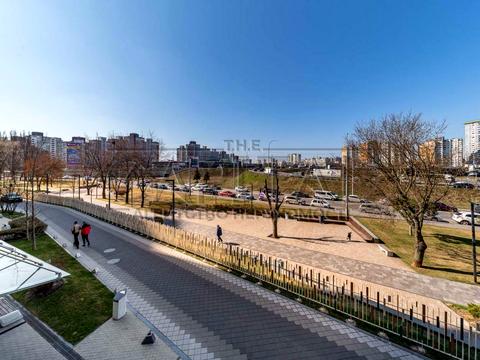 комерційна за адресою Академіка Заболотного вул., 1