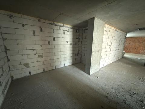 комерційна за адресою Малоголосківська вул., 12г
