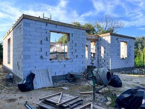 будинок за адресою Леоніда Каденюка вул.