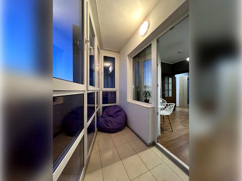 квартира за адресою Софії Русової вул., 5-Б