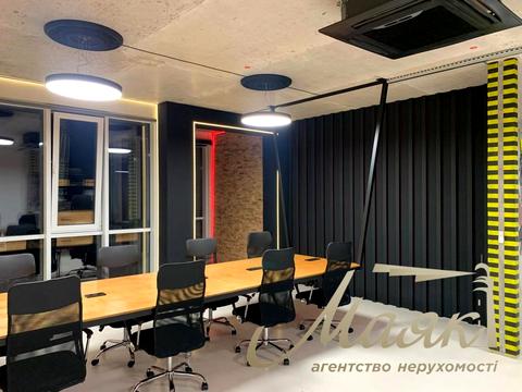 комерційна за адресою Андрія Верхогляда вул. (Михайла Драгомирова), 15-А