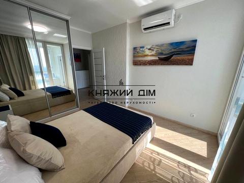 квартира за адресою Київ, Зарічна вул., 2