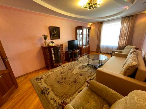квартира за адресою Анни Ахматової вул., 31