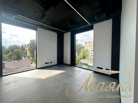 комерційна за адресою Красилівська вул., 9