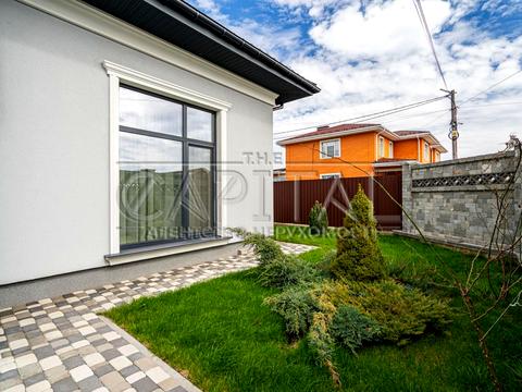 будинок за адресою с. Нові Петрівці, Щаслива вул., 2