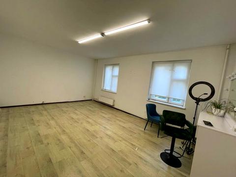 комерційна за адресою Бориса Гмирі вул., 15