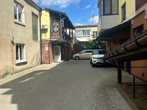 комерційна за адресою Михайла Грушевського вул., 56