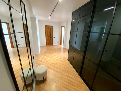 квартира за адресою Зодчих вул., 36