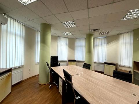 комерційна за адресою Дмитрівська вул., 75