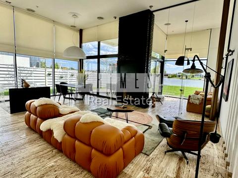 будинок за адресою Вишнева вул.