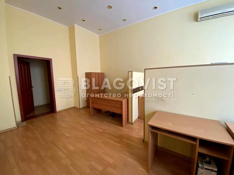 коммерческая по адресу Крещатик ул., 44