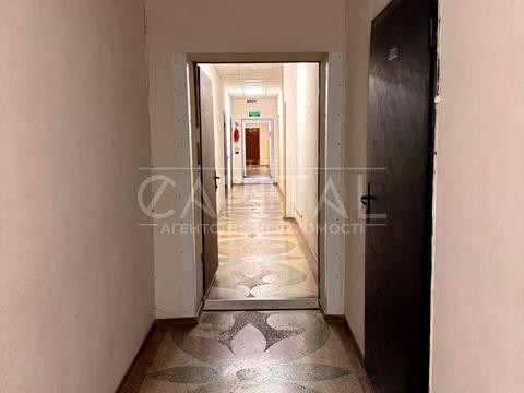 комерційна за адресою Межигірська вул., 82-А