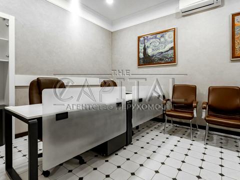 комерційна за адресою Предславинська вул., 30