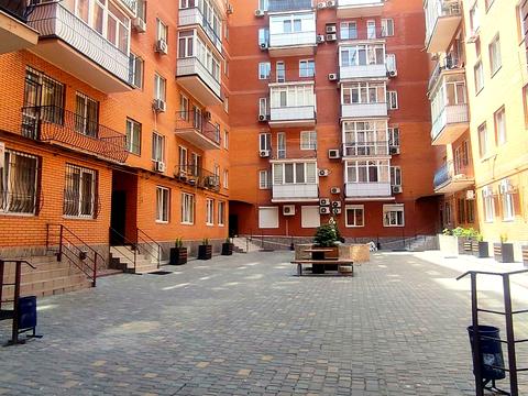 коммерческая по адресу Книжный пер., 19