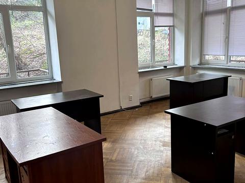 комерційна за адресою Героїв Майдану, 8б